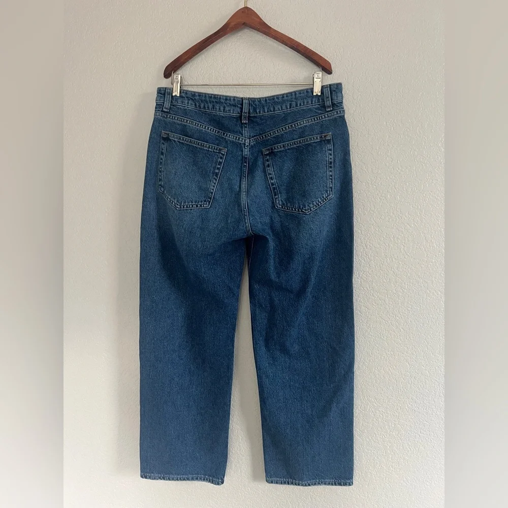 Reformation Charlee Low Rise Straight Leg Short Jeans In Blue Maggiore. Size 30S - Picture 11 of 15